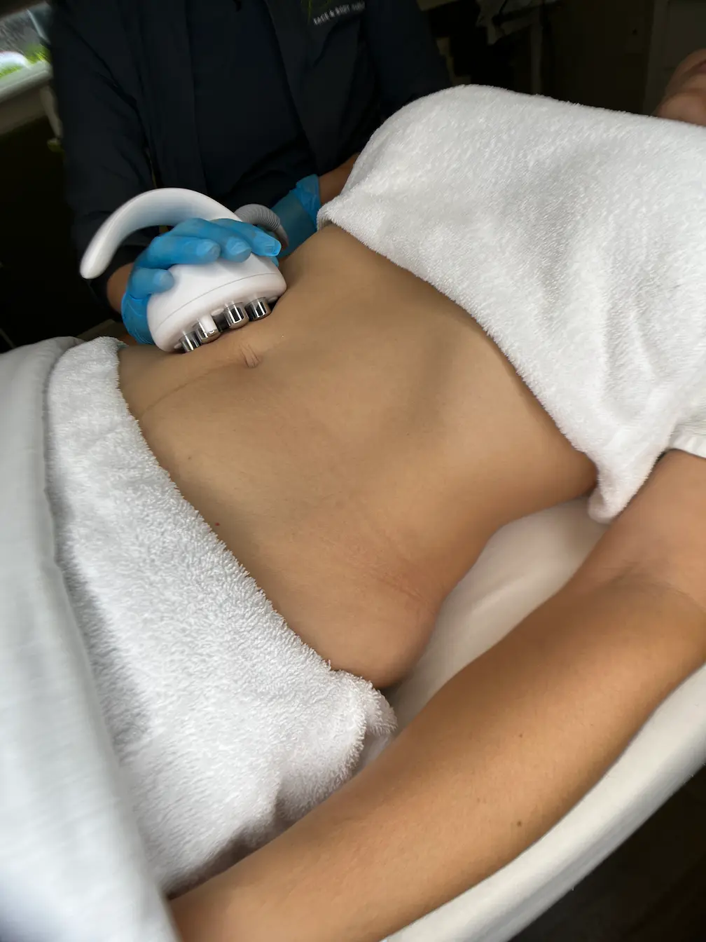 Terapia de contorno corporal en Bambu Recovery
